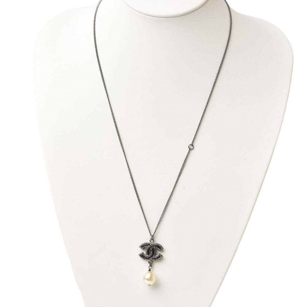 CHANEL Authentic Black Pearl Logo Necklace - Picture 3 of 7